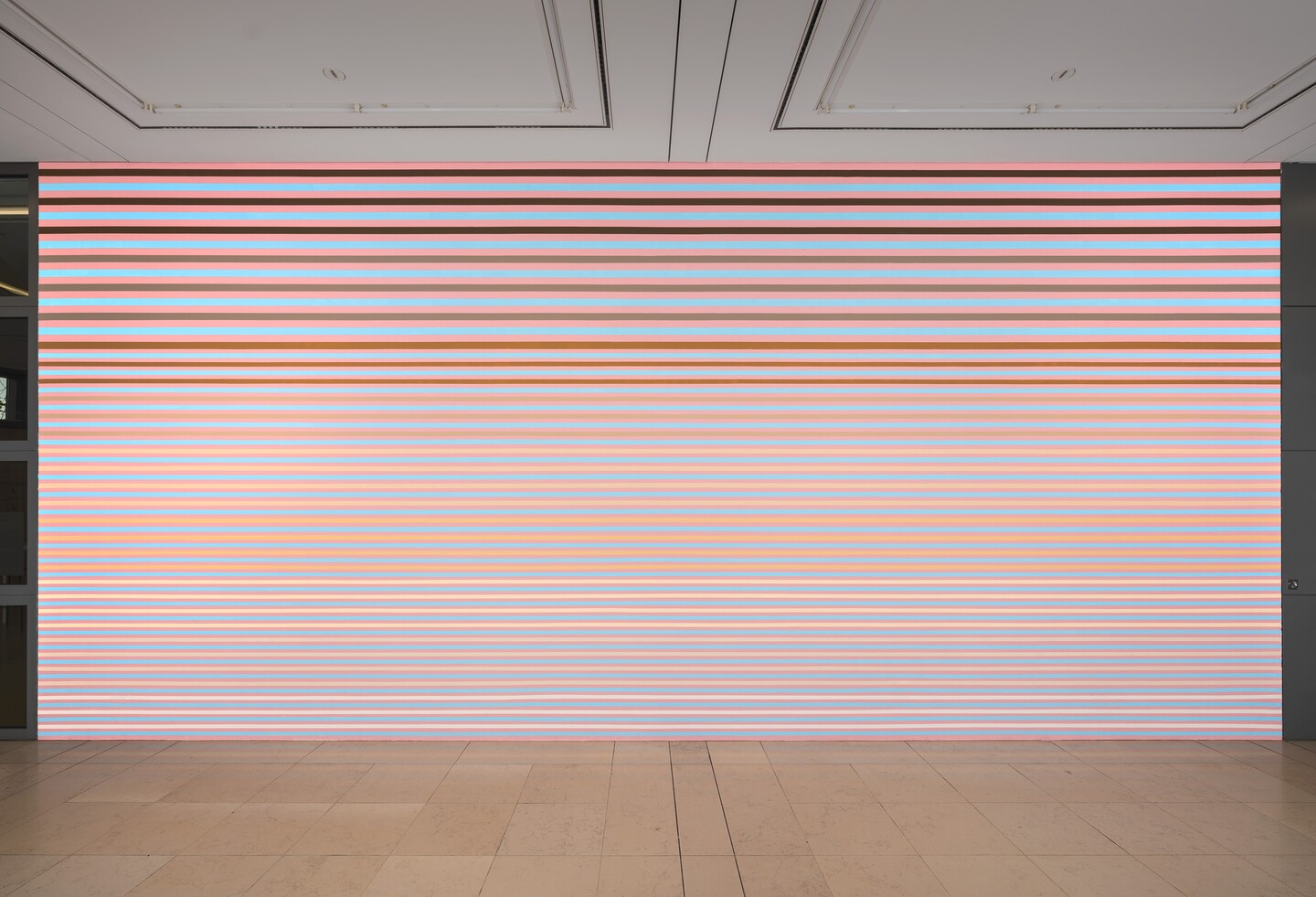 Puppies Puppies (Jade Guanaro Kuriki-Olivo), Raquel Willis Black Trans Flag Tribute • Fenty Make-up Foundation Shades • Sol LeWitt • Bridget Riley • Instructional Wall Painting, 2025,  Acryl auf Wand Hamburger Kunsthalle, erworben 2025, Foto: Christoph Irrgang